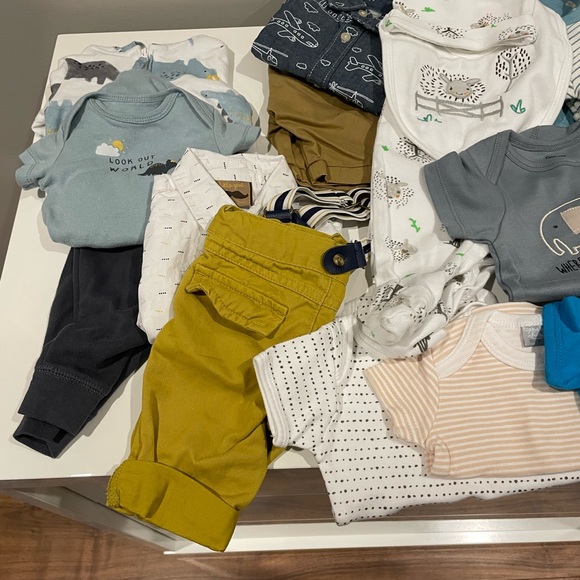 Newborn to 9 month baby boy clothes. - Picture 4 of 5